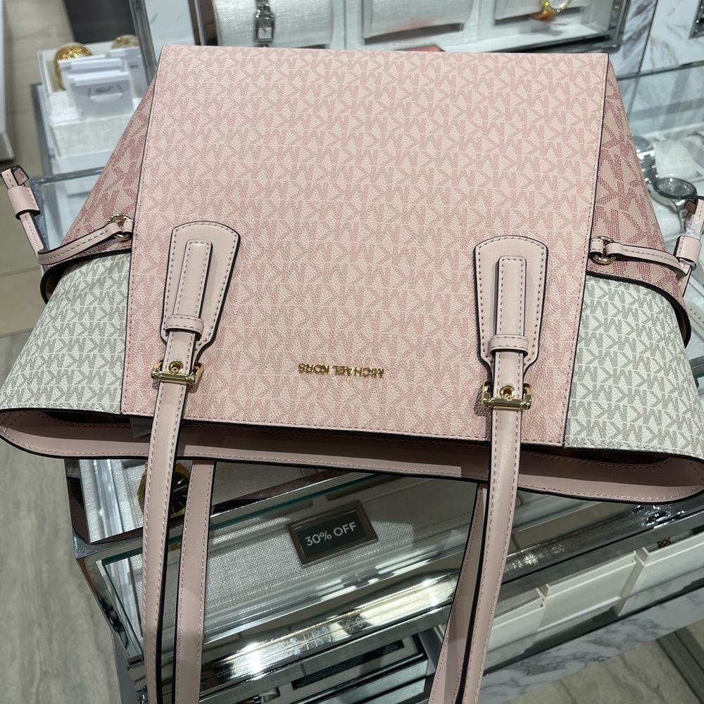 Michael Kors Voyager Lg Color-Block Signature Logo Tote
Powder Blush Multi 
NWT - Picture 15 of 16